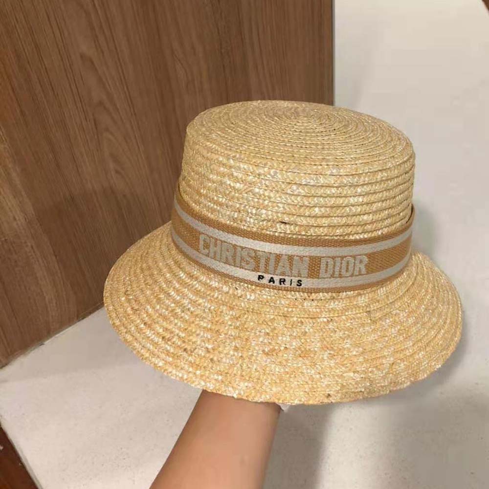 Side angle of beige natural straw Dior Women Dioresort Small Brim Hat