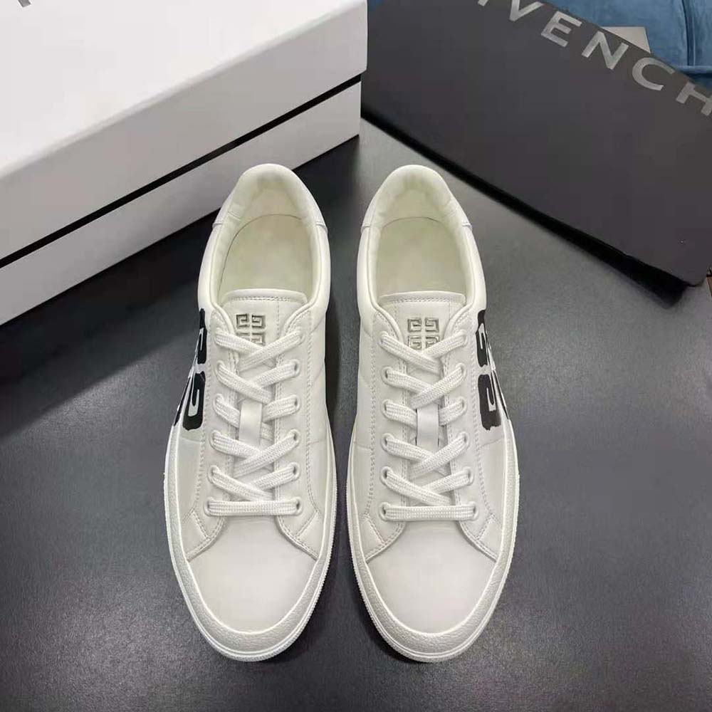 Close-up detail of Tag Effect 4G print on Givenchy Men Sneakers City Sport