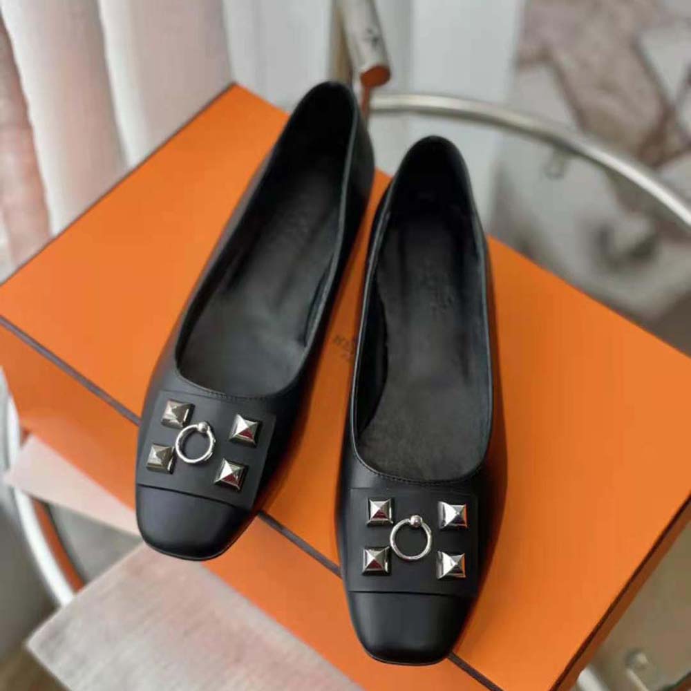 Top view showing slim silhouette of Hermes Women Danseuse Ballet Flat