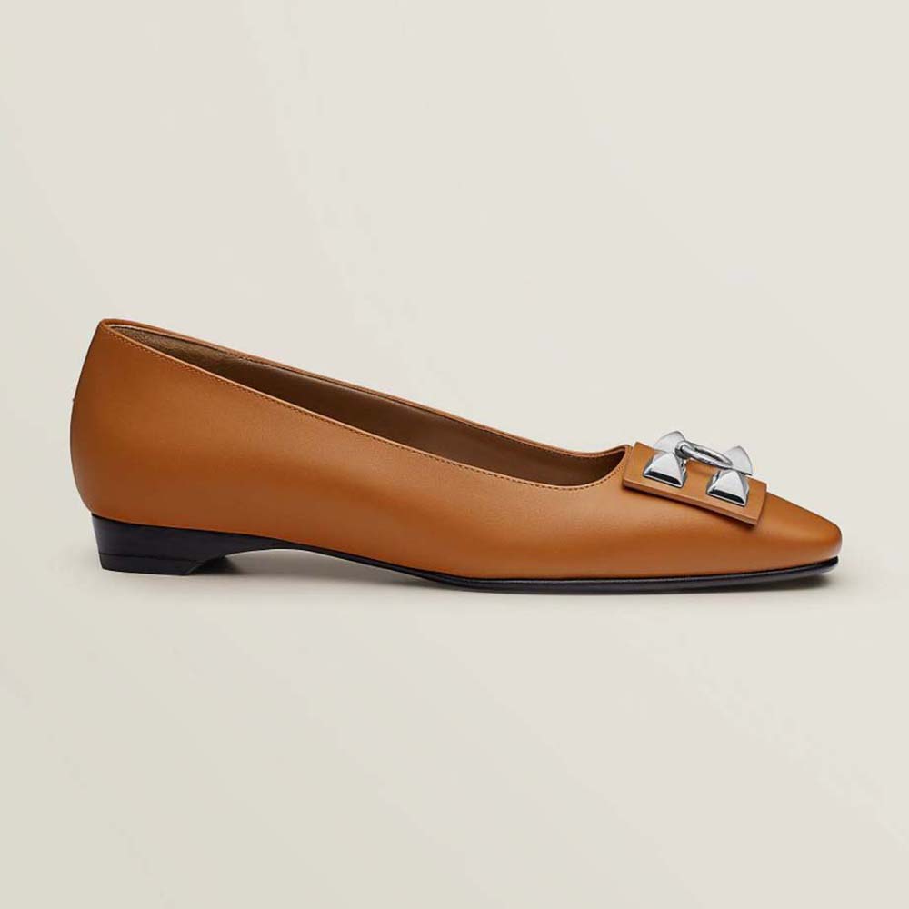Side profile of Hermes Women Danseuse Ballet Flat in brown calfskin