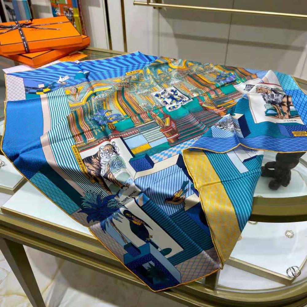 Hermes Women Grand Theatre Nouveau Scarf 90 in Silk Twill-Navy - image 7