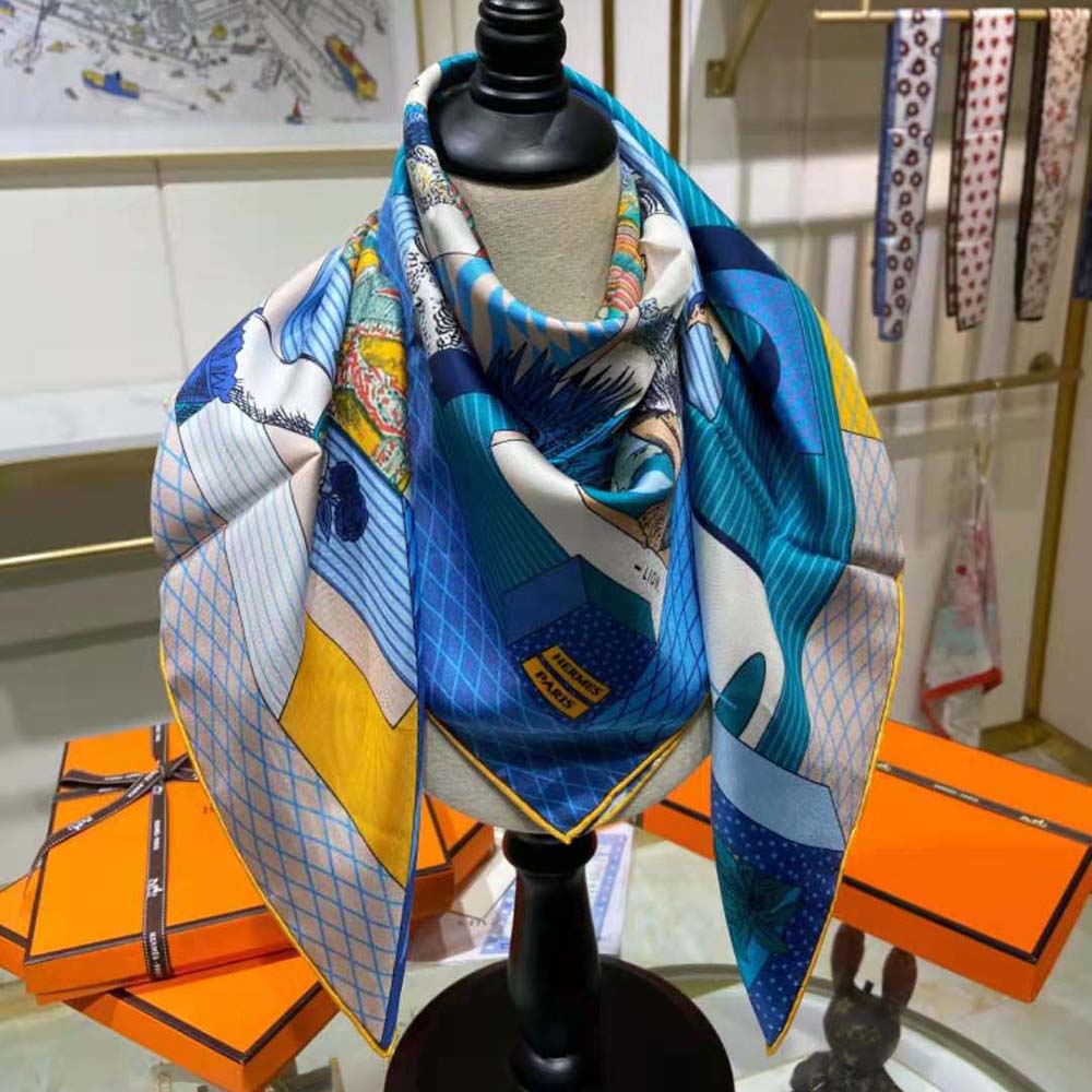 Hermes Women Grand Theatre Nouveau Scarf 90 in Silk Twill-Navy - image 5