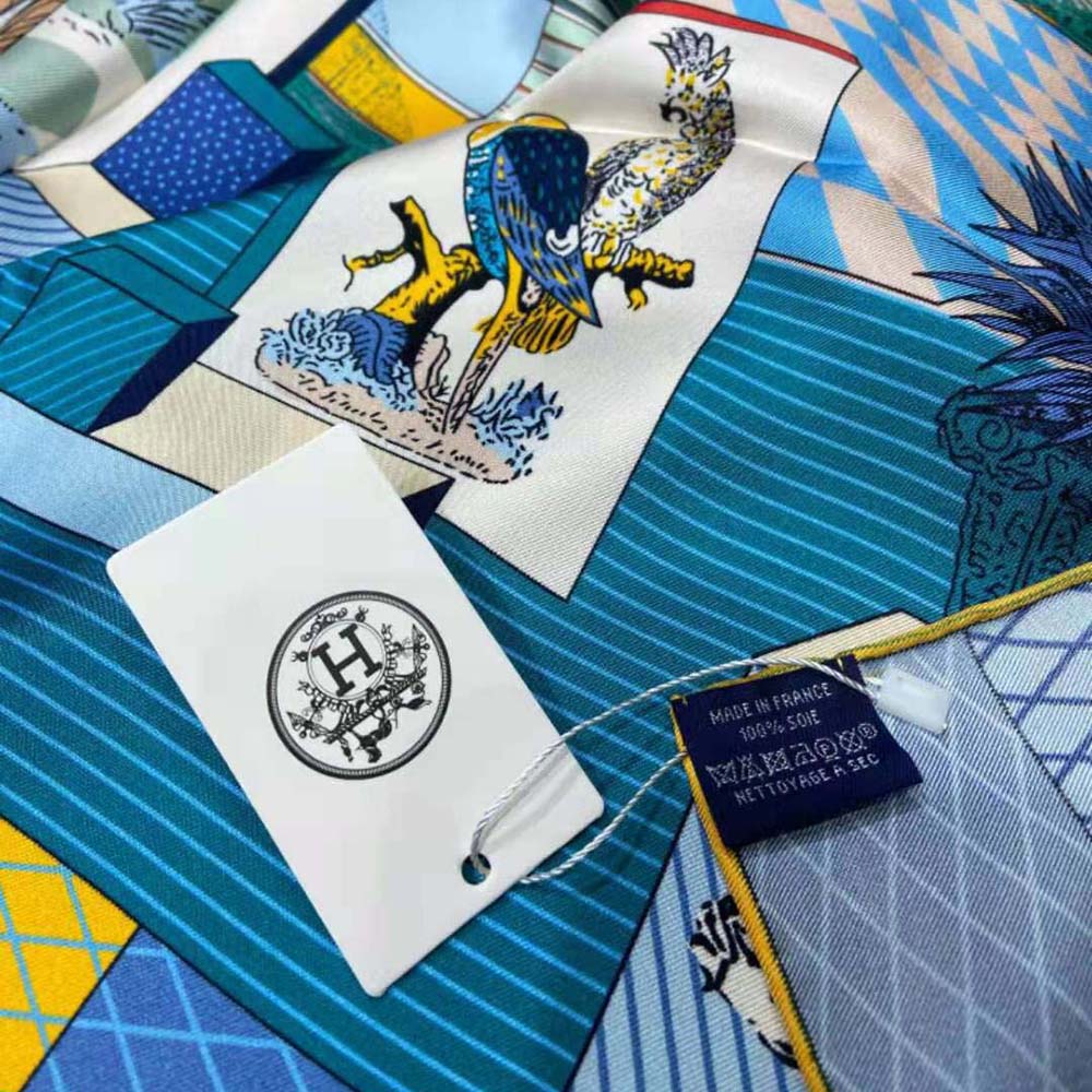 Hermes Women Grand Theatre Nouveau Scarf 90 in Silk Twill-Navy - image 8