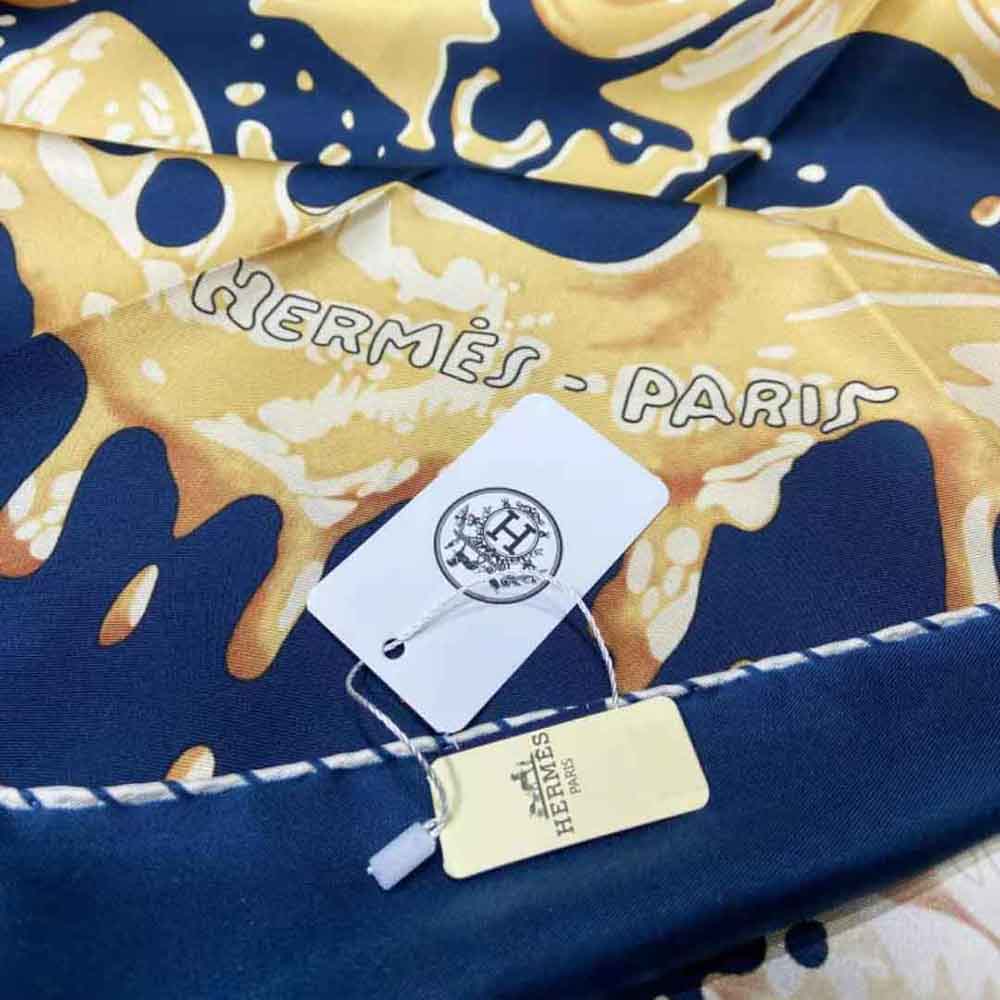 Hermes Women Peinture Fraiche Scarf 45 in Silk Twill with Hand-Rolled Edges - image 7