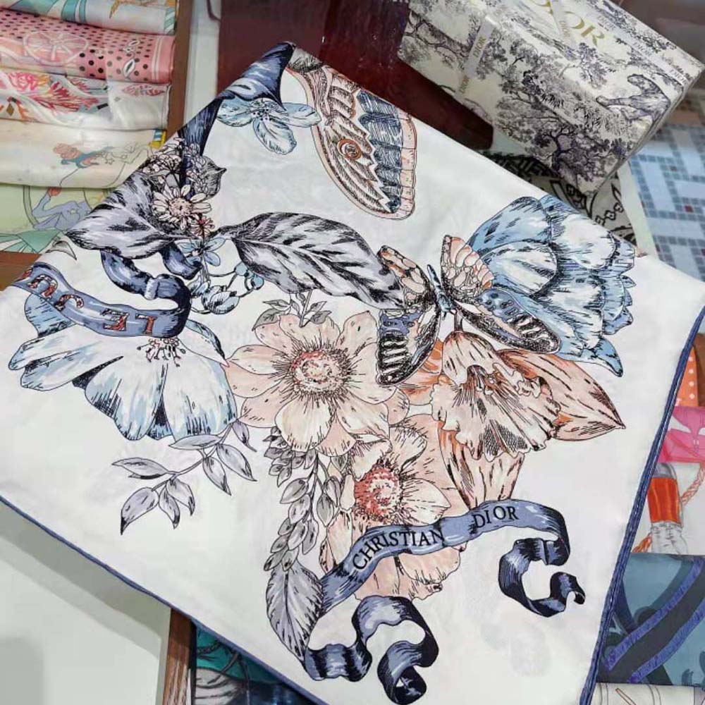 Hermes Women Sous L Egide De Mars Wash Scarf 90-Silver - image 6