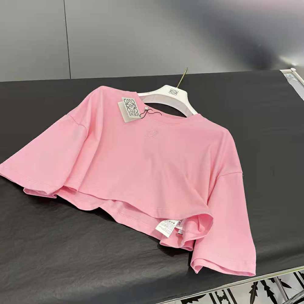 Side profile showing cropped fit of Loewe Women Cropped Anagram T-shirt