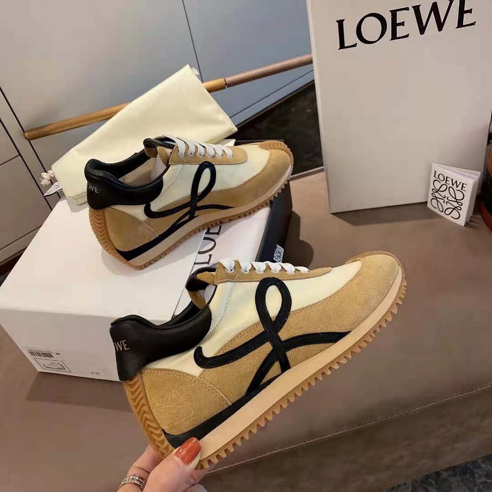 Sole view showcasing flexible rubber outsole of Loewe Women Flow Runner