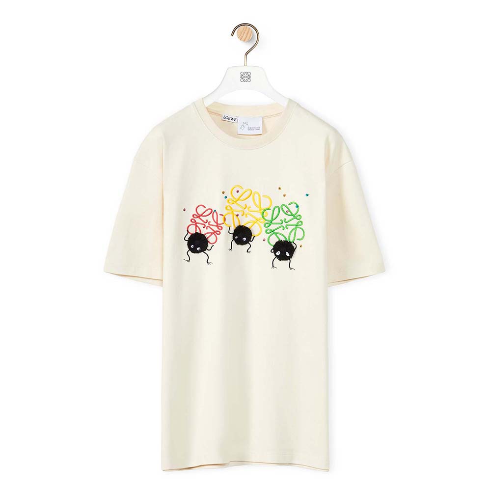 Front view of Loewe Men Susuwatari Anagram T-Shirt in Cotton-Beige