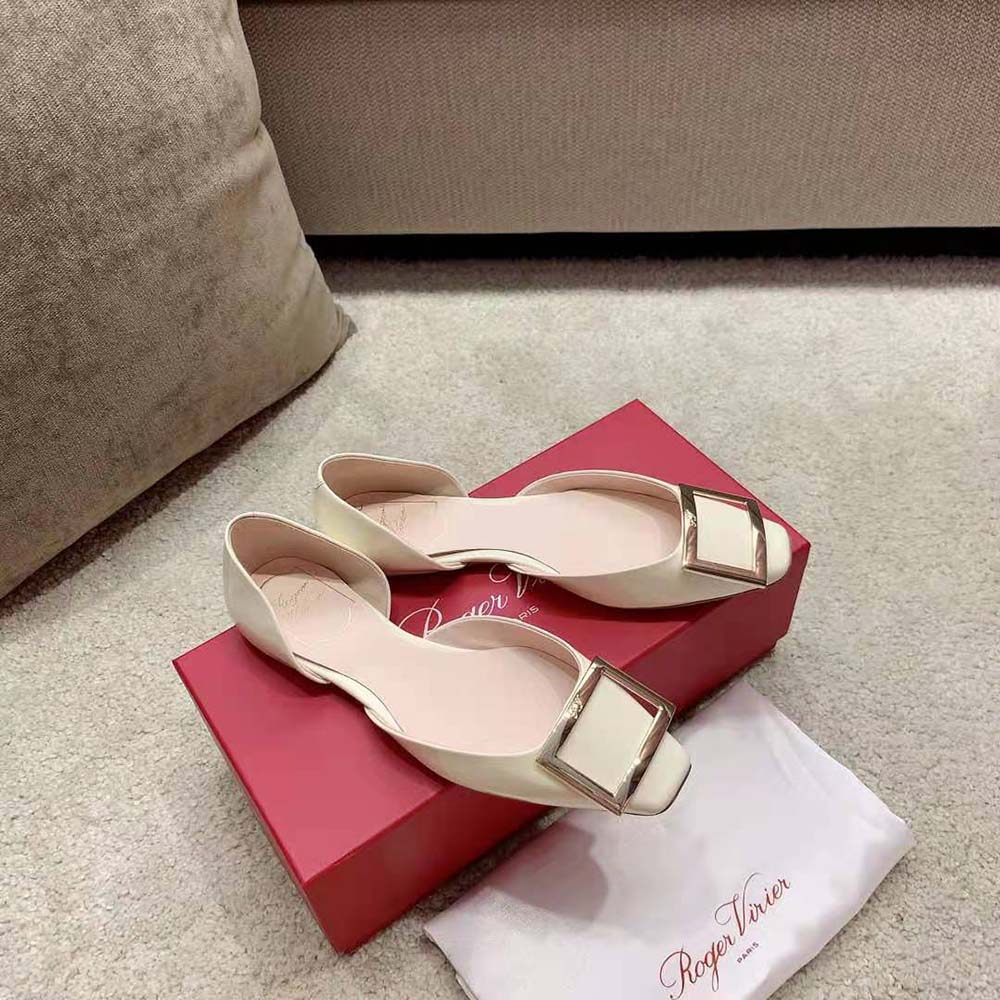 Roger Vivier Women Trompette Dorsay Metal Buckle Ballerinas in Patent Leather-White - image 4