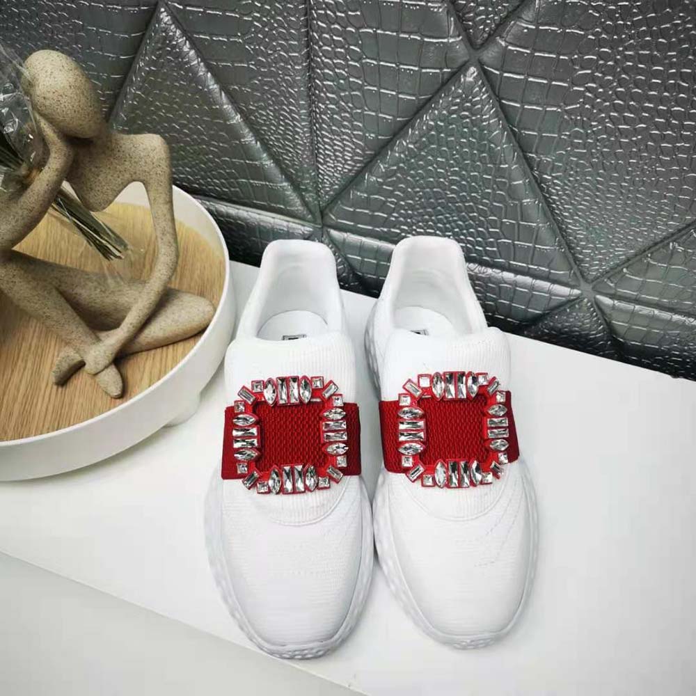 Close-up on crystal Strass buckle detail of Roger Vivier Women Viv Run Light Strass Buckle Sneakers