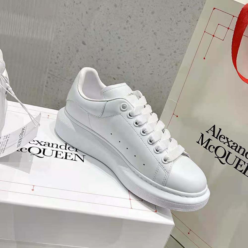 Alexander Mcqueen Unisex Online Exclusive Mcqueen Graffiti Oversized Sneaker in White/black - image 4
