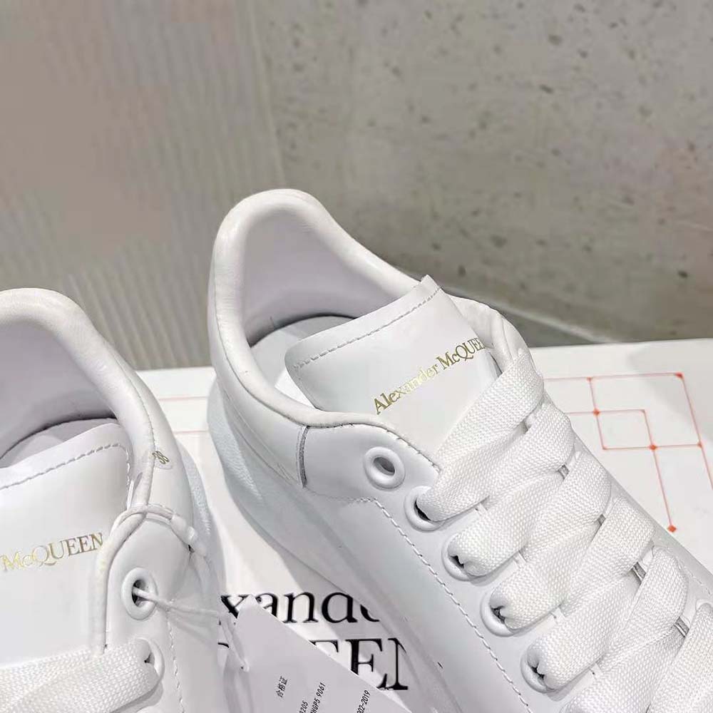 Alexander Mcqueen Unisex Online Exclusive Mcqueen Graffiti Oversized Sneaker in White/black - image 8