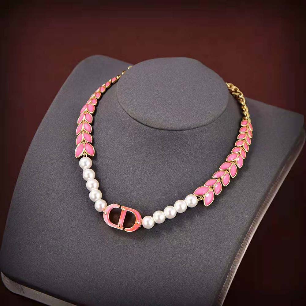 Dior Women 30 Montaigne Necklace showing adjustable clasp and pink tones
