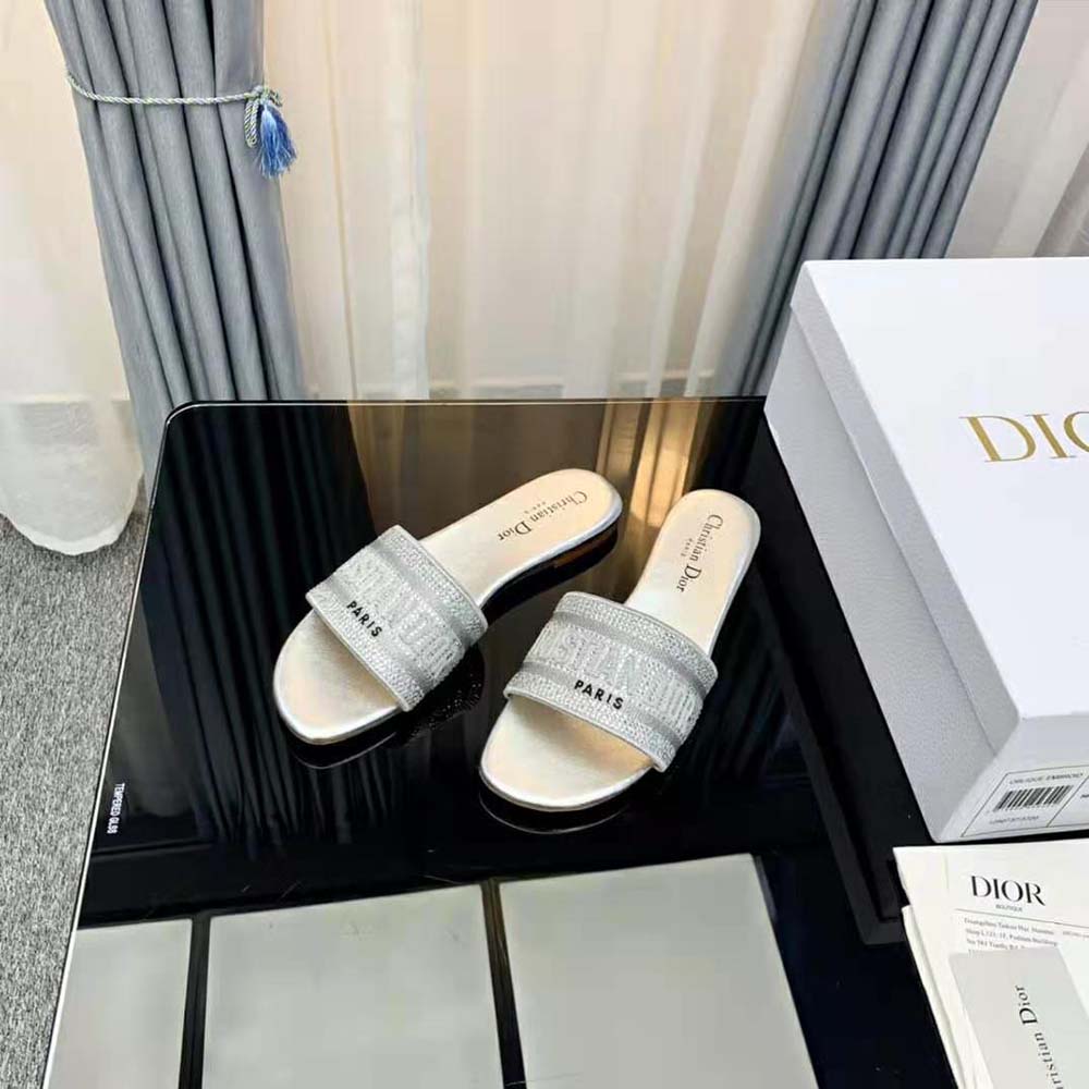 Top-down angle showing cotton upper and slide silhouette of Dior Women Dway Slide