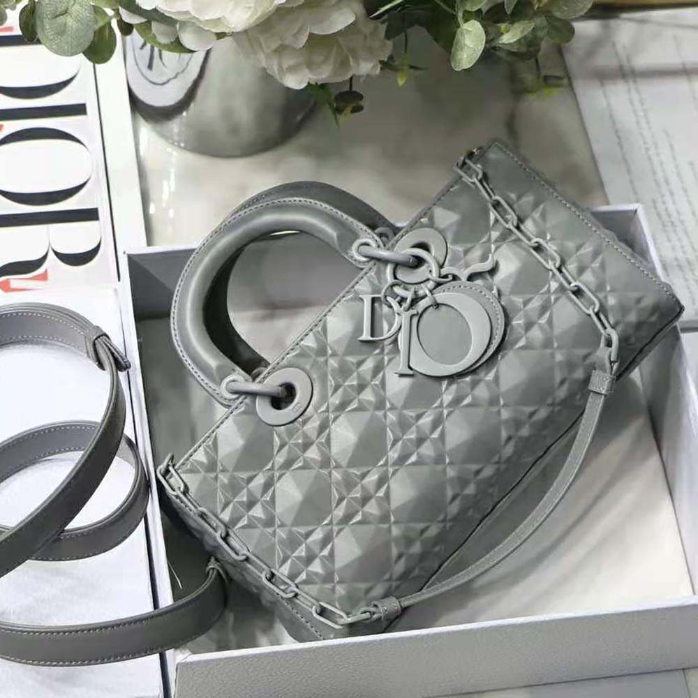 Close-up detail of diamond motif quilting on Dior Women Lady D-Joy Bag