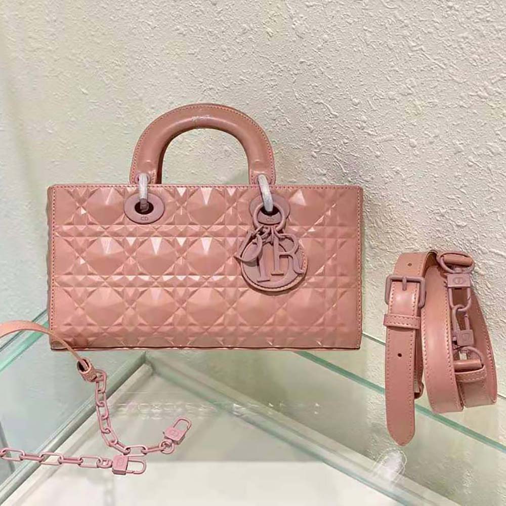 Close-up of diamond motif and Cannage quilting on Dior Women Lady D-Joy Bag