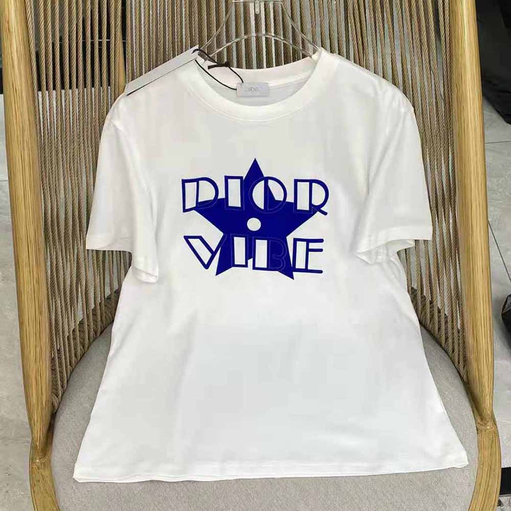 Close-up of embroidered Dior signature on Women Vibe T-shirt