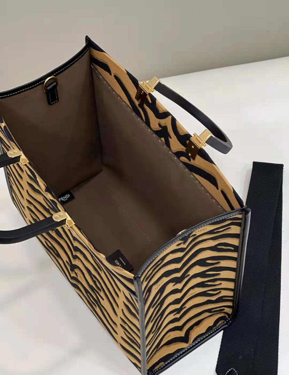 Fendi Women Sunshine Medium Shopper Bag From the Spring Festival Capsule Collection - image 8
