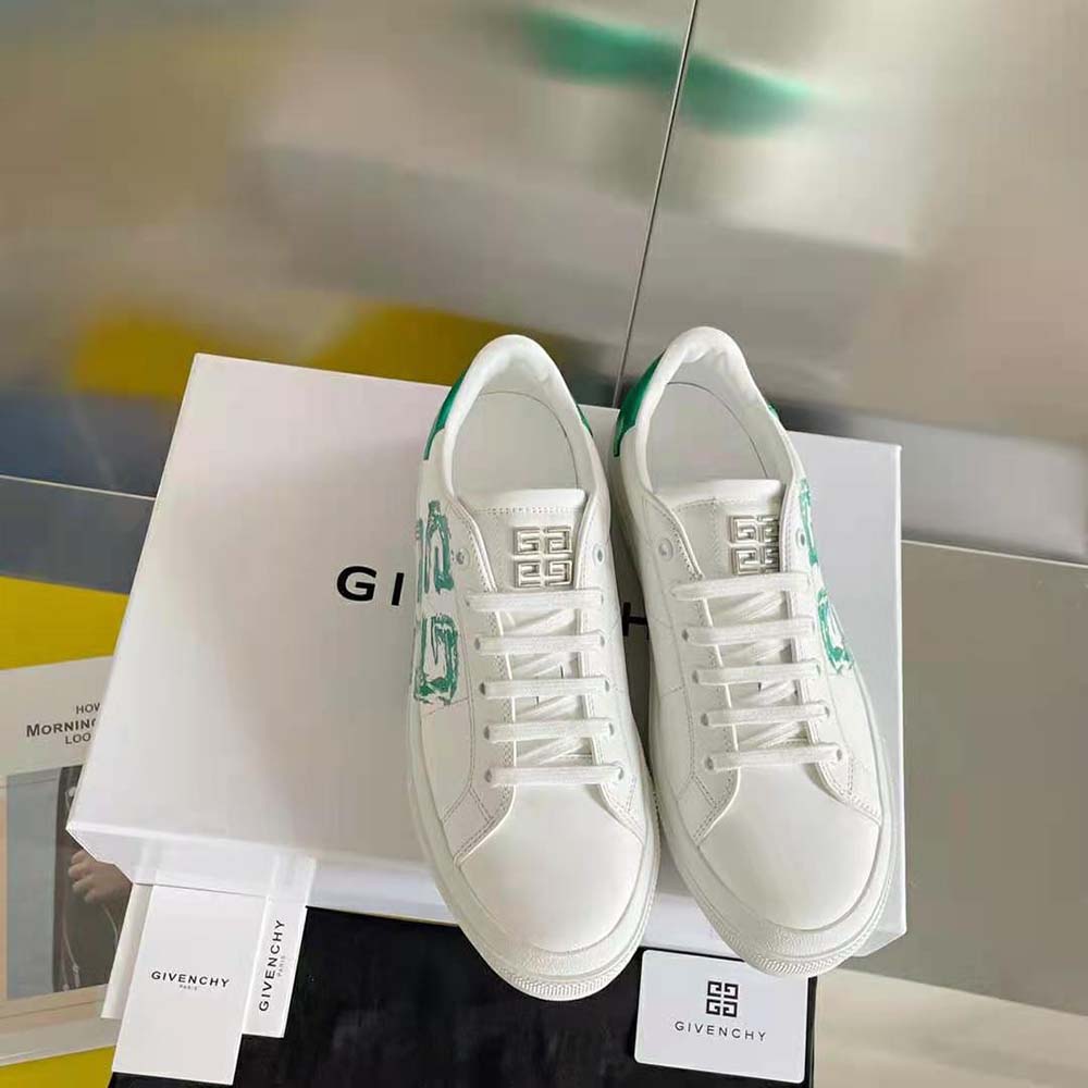 Close-up on green leather and 4G print of Givenchy City Sport sneakers