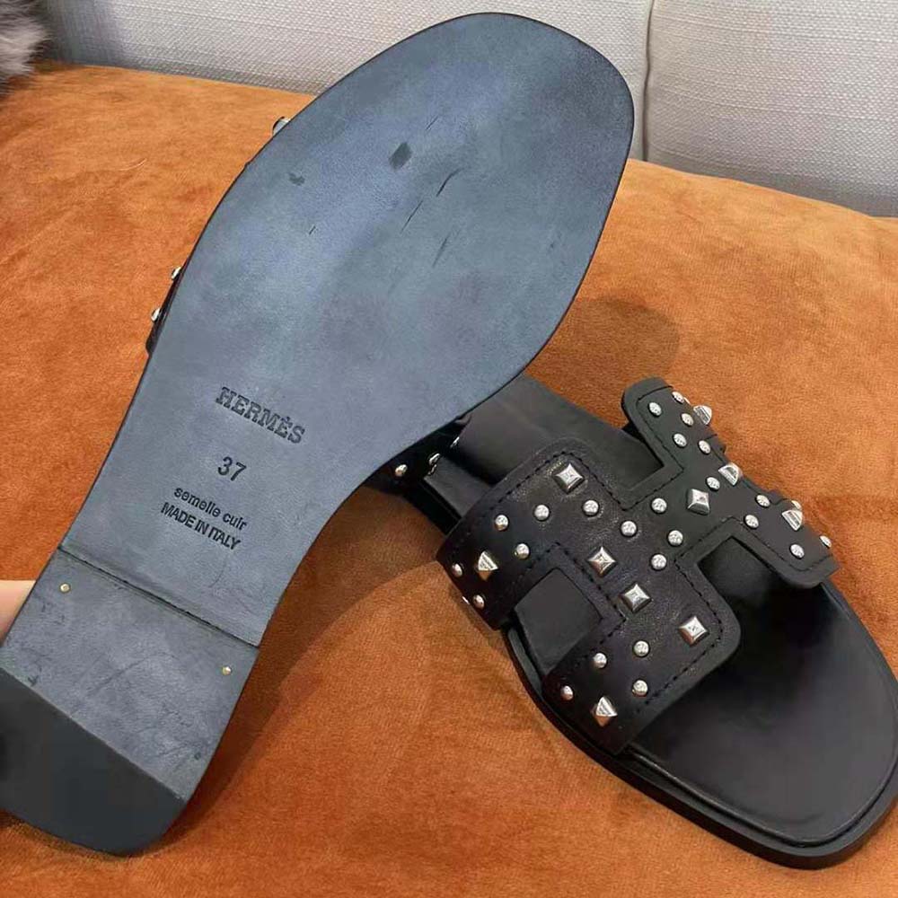 Hermes Women Oran Sandal in Calfskin Black - image 10