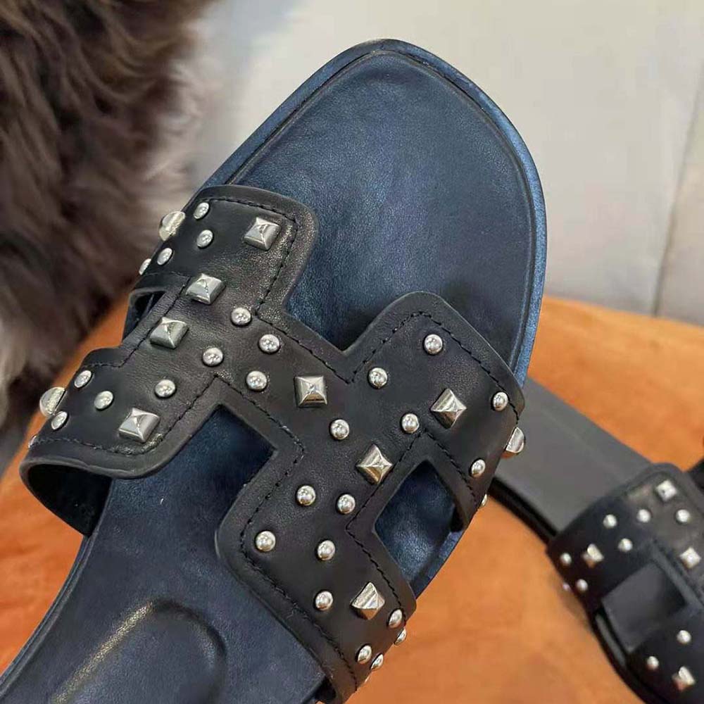 Hermes Women Oran Sandal in Calfskin Black - image 7