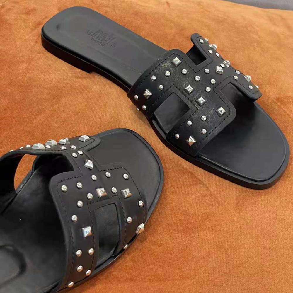 Hermes Women Oran Sandal in Calfskin Black - image 5