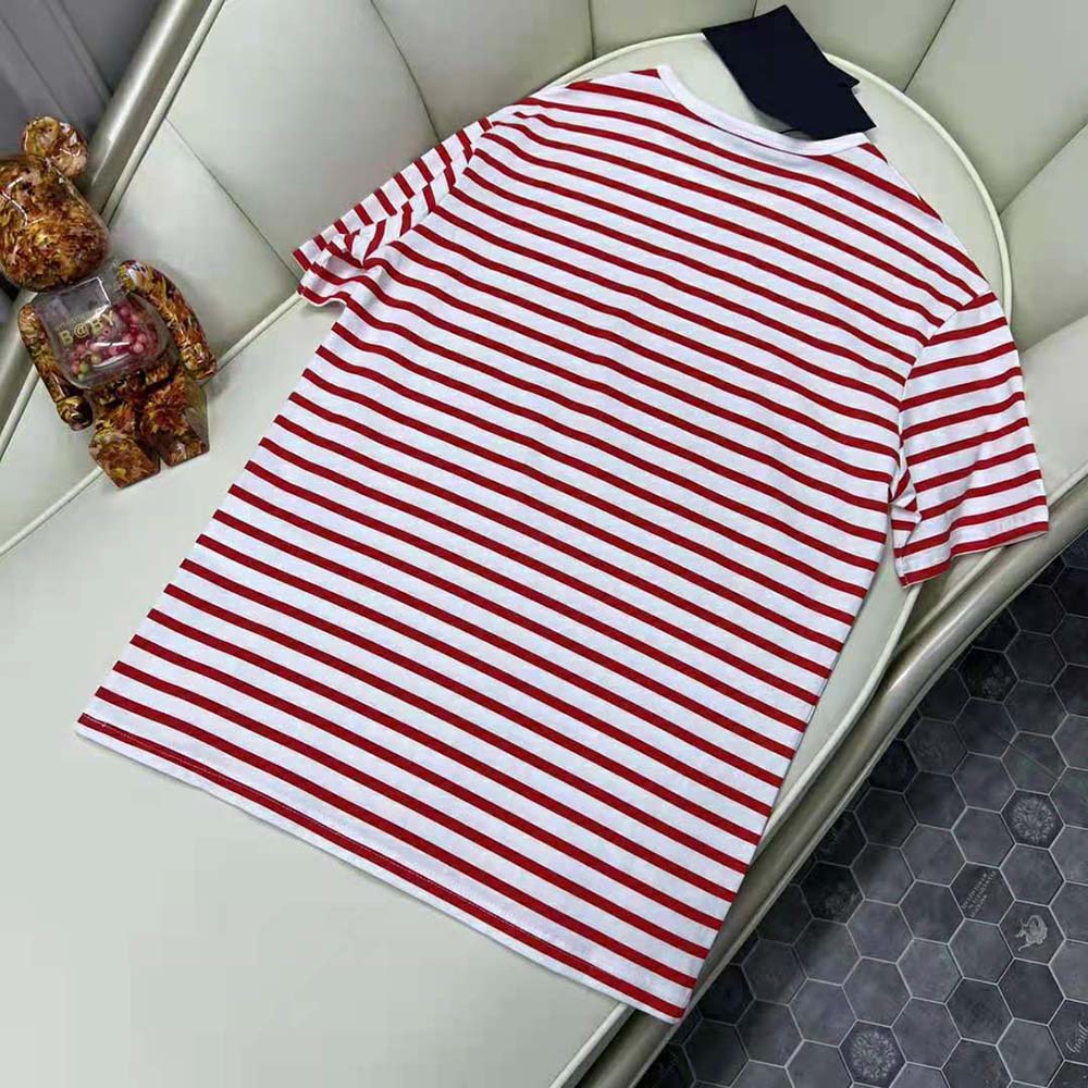 Side angle of Prada Women Printed Interlock T-shirt-Red highlighting fit