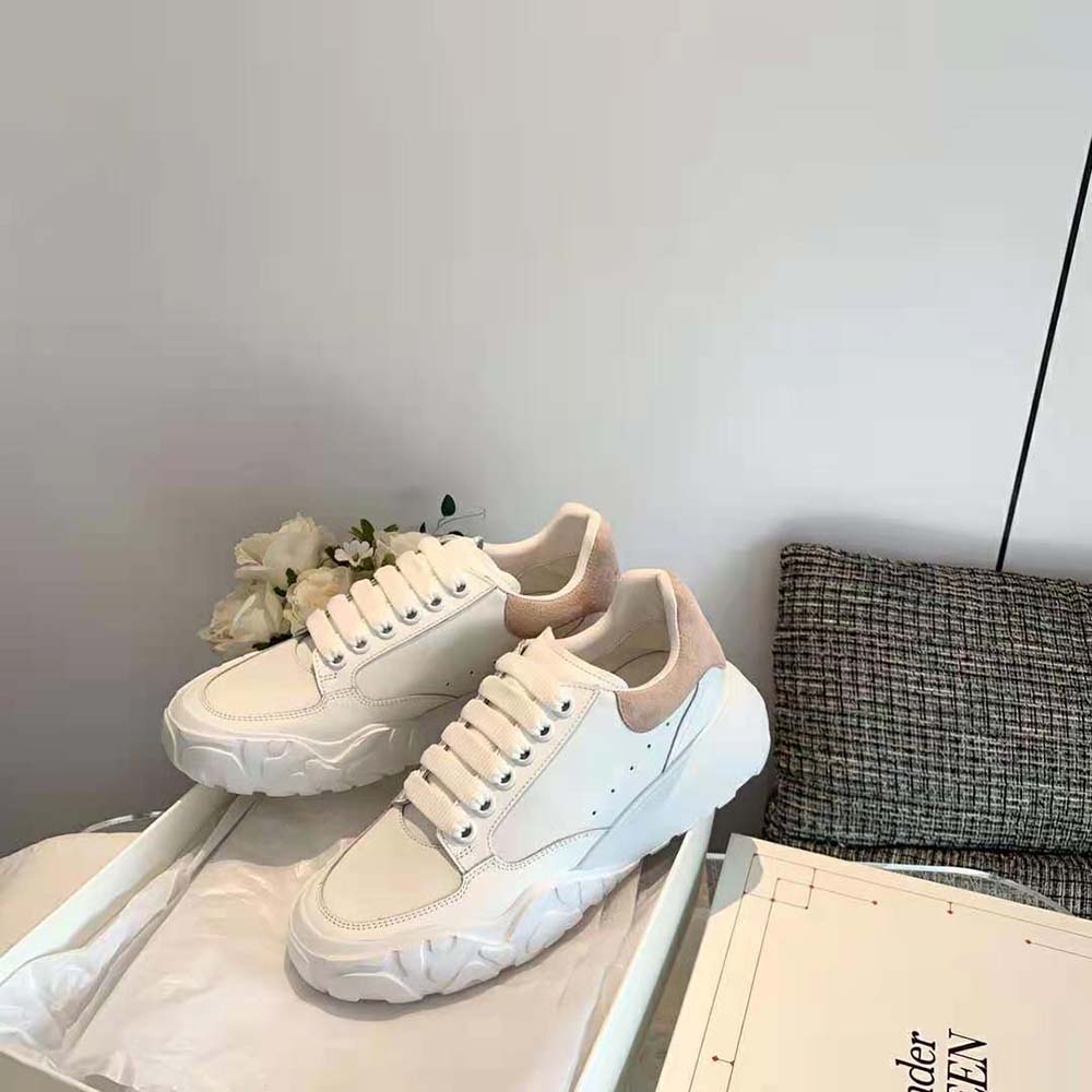 Top view showing lace-up closure of Alexander Mcqueen patchouli-pink trainer