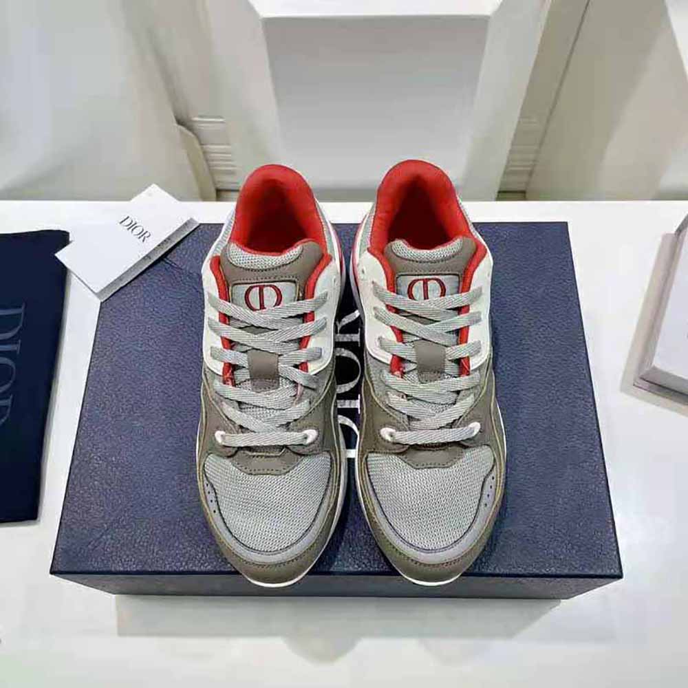 Close-up on brown smooth calfskin detail of Dior Men B29 Sneaker