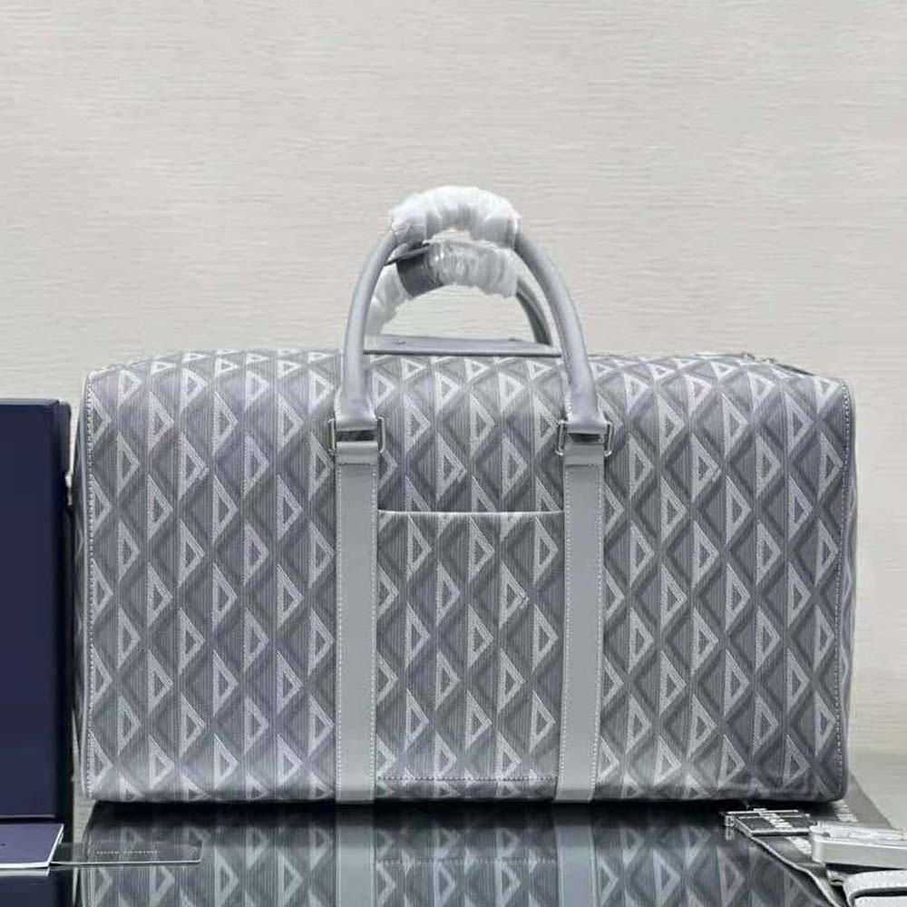 Top view showing zip closure and interior lining of Dior Men Lingot 50 Duffle Bag