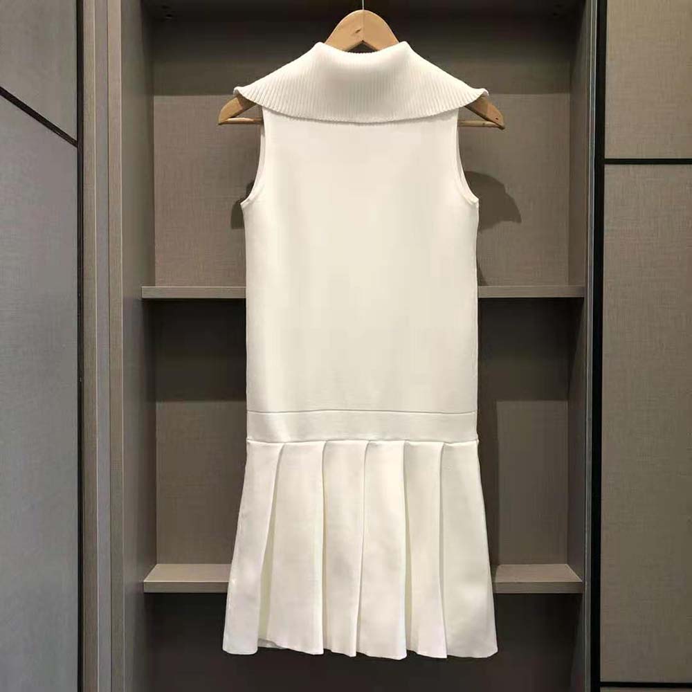 Side angle showing fitted silhouette of Dior Women Cropped Fitted Dress