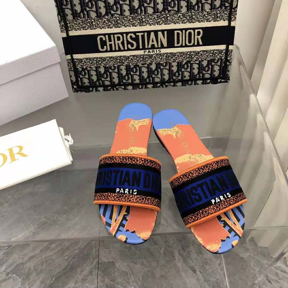 Side profile showing silhouette of Dior Women Dway Slide Blue Multicolor