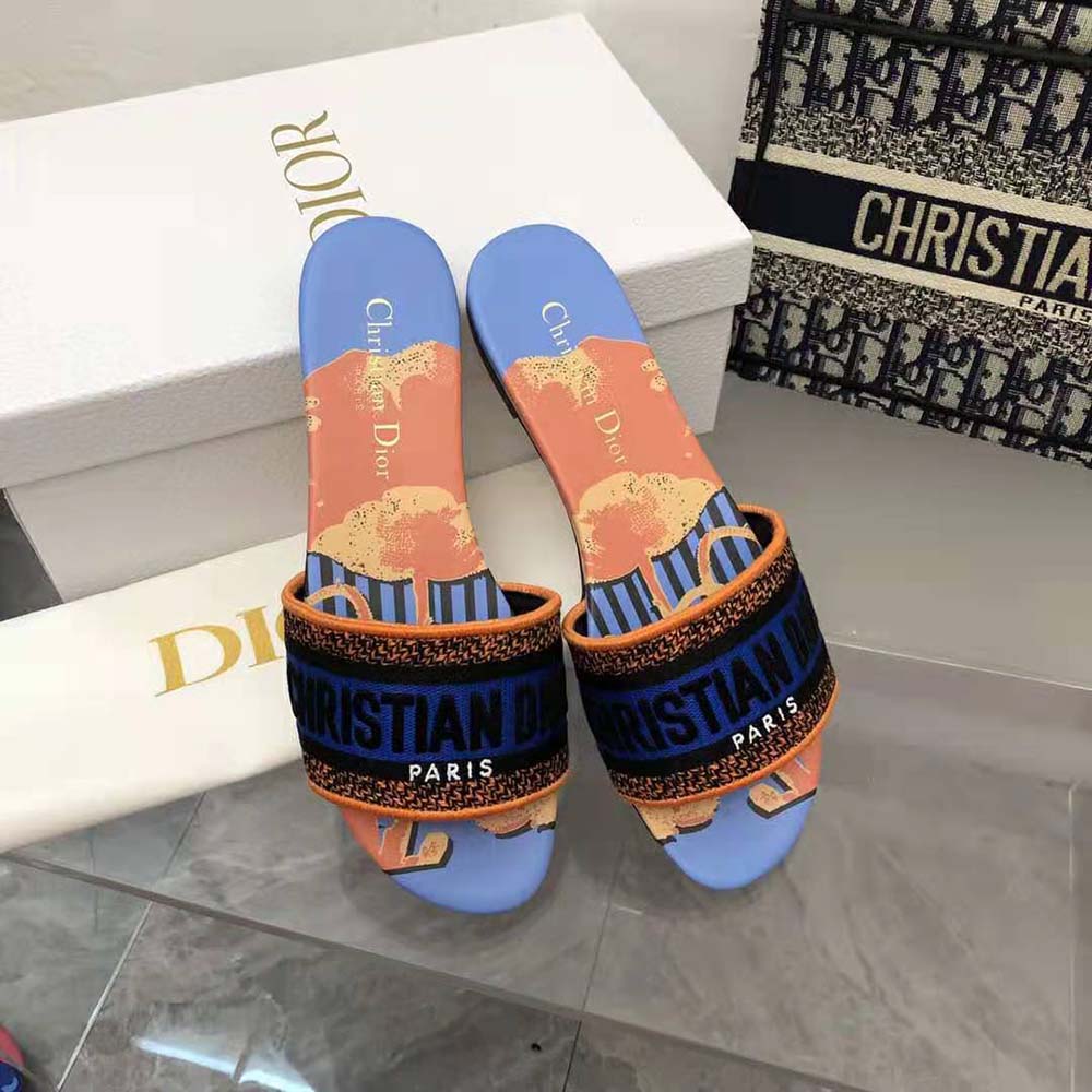 Close-up of cotton embroidery on Dior Women Dway Slide Blue Multicolor