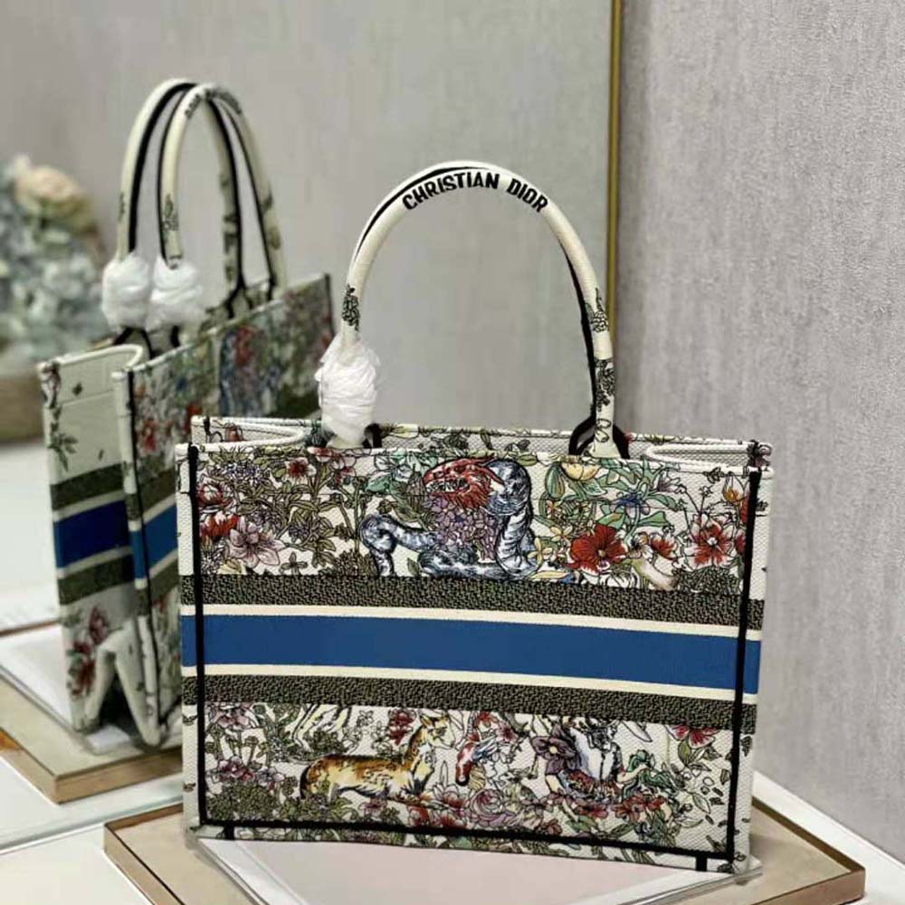 Close-up detail of D-Constellation embroidery on Dior Women Medium Dior Book Tote