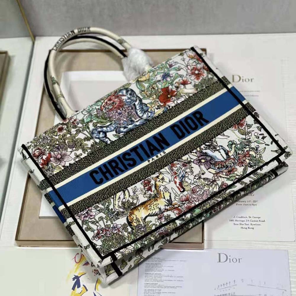 Dior Women Medium Dior Book Tote Latte D-Constellation Embroidery - image 6