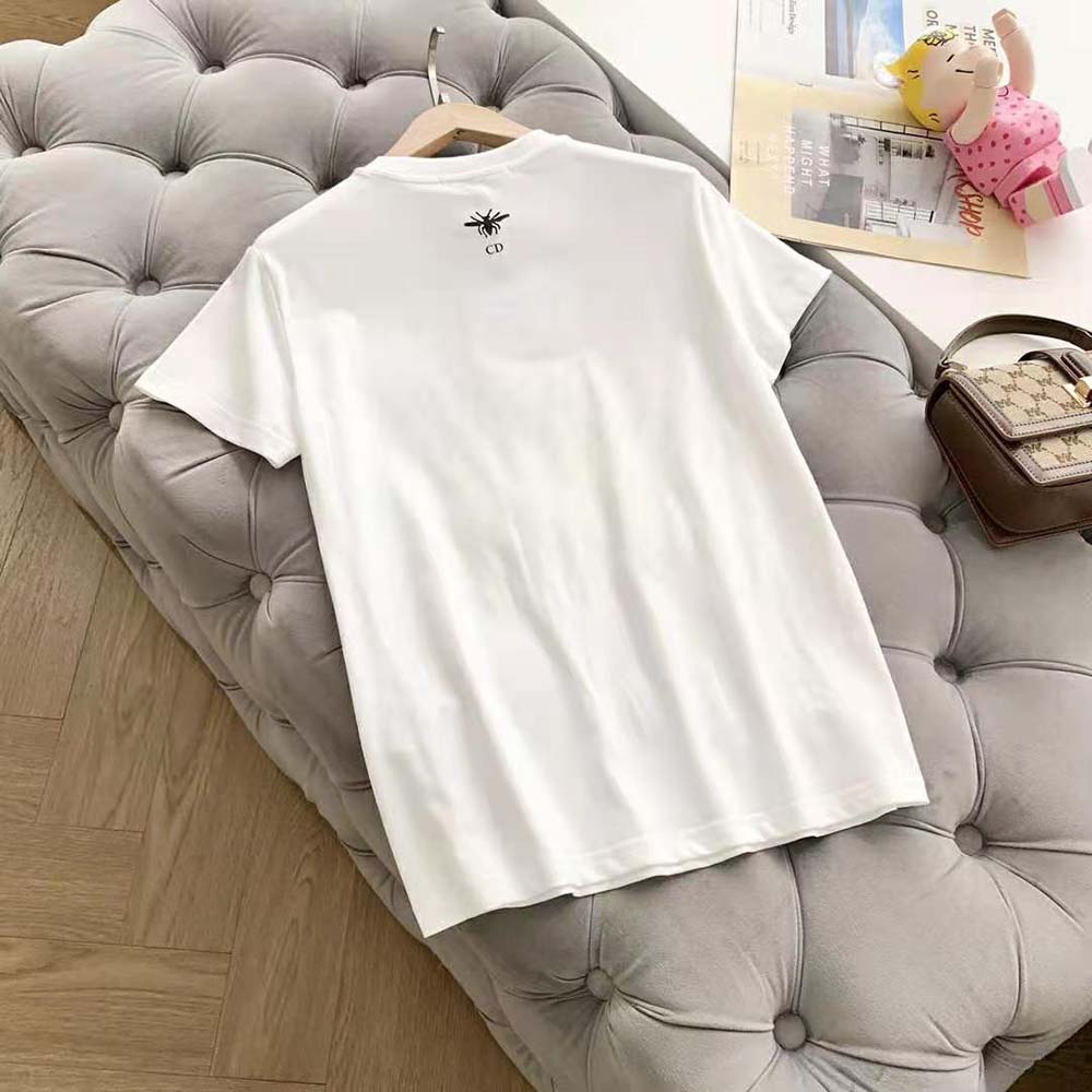 Side angle showing relaxed fit of Dior Women Vibe T-shirt