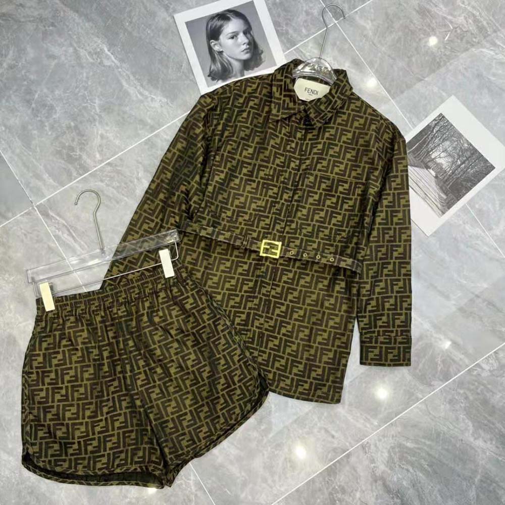 Close-up of button closure on Fendi Women Single-Breasted Brown Canvas Jacket