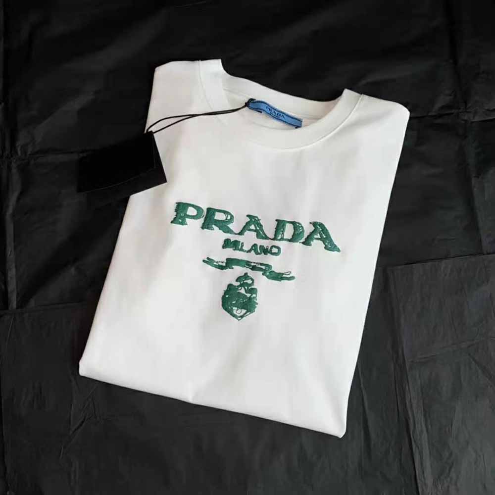 Close-up of ribbed crew neckline on Prada Men Classic Cotton Crew-Neck T-shirt-Green