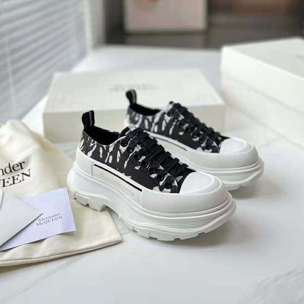 Alexander Mcqueen Unisex McQueen Graffiti Tread Slick Lace-up in Black/White - image 4
