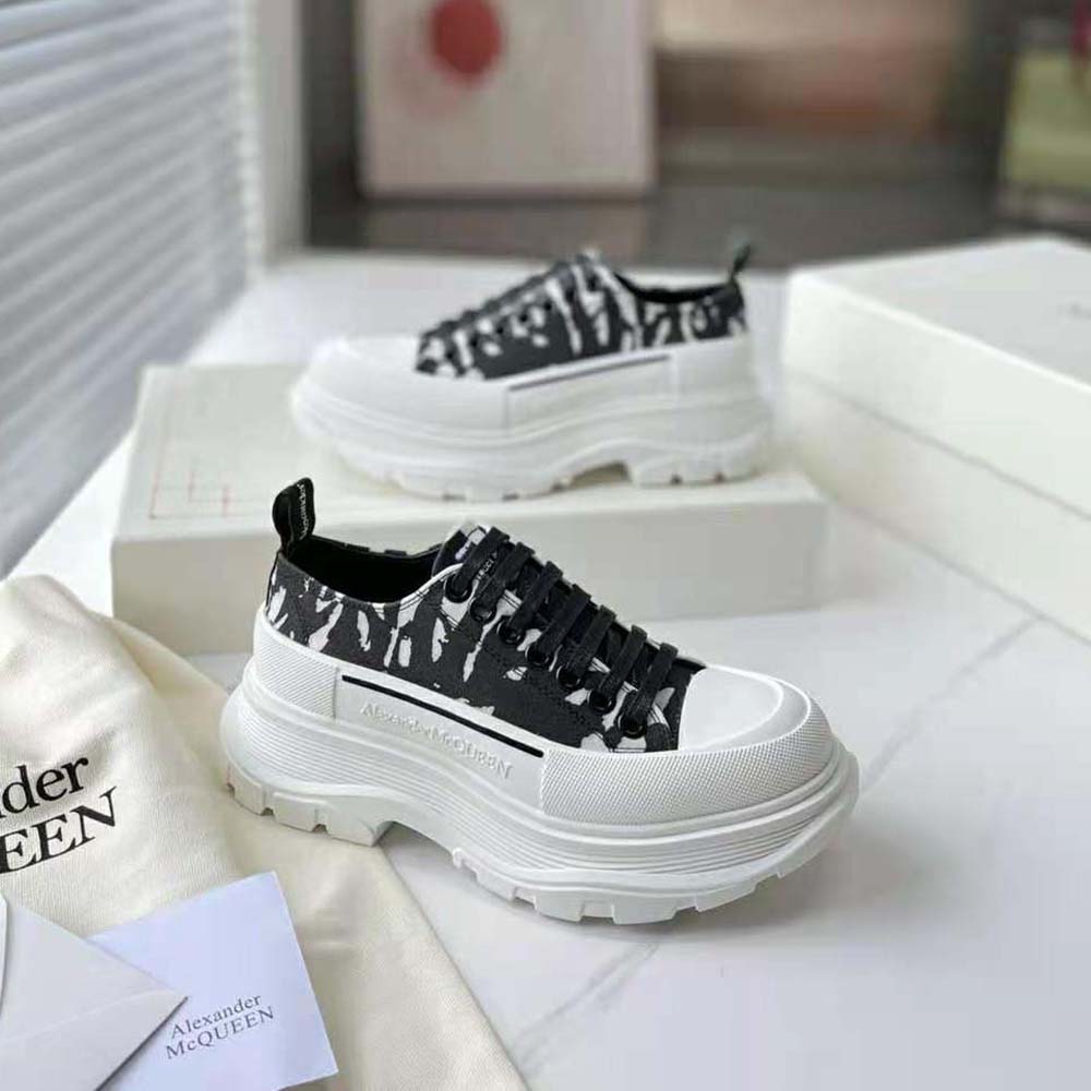 Alexander Mcqueen Unisex McQueen Graffiti Tread Slick Lace-up in Black/White - image 6