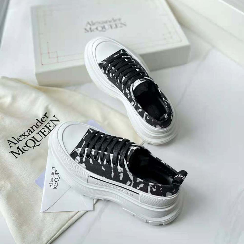 Alexander Mcqueen Unisex McQueen Graffiti Tread Slick Lace-up in Black/White - image 7