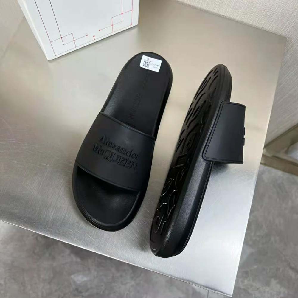 Sole detail showing chunky silhouette of Alexander Mcqueen Unisex Pool Slide
