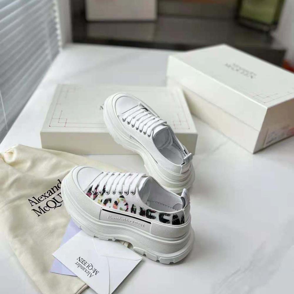 Alexander Mcqueen Unisex Tread Slick Lace-up in White - image 9
