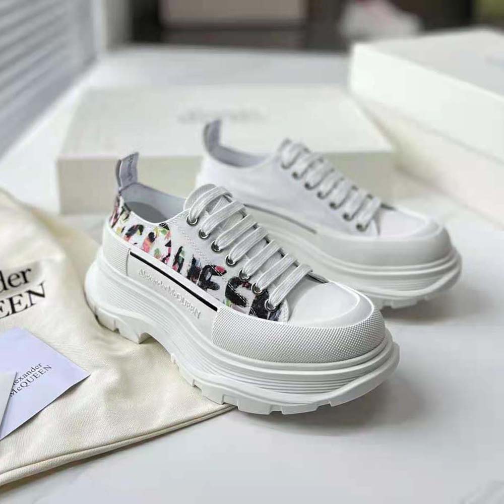 Alexander Mcqueen Unisex Tread Slick Lace-up in White - image 4