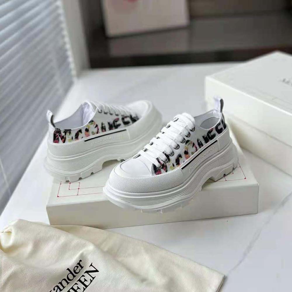 Alexander Mcqueen Unisex Tread Slick Lace-up in White - image 7