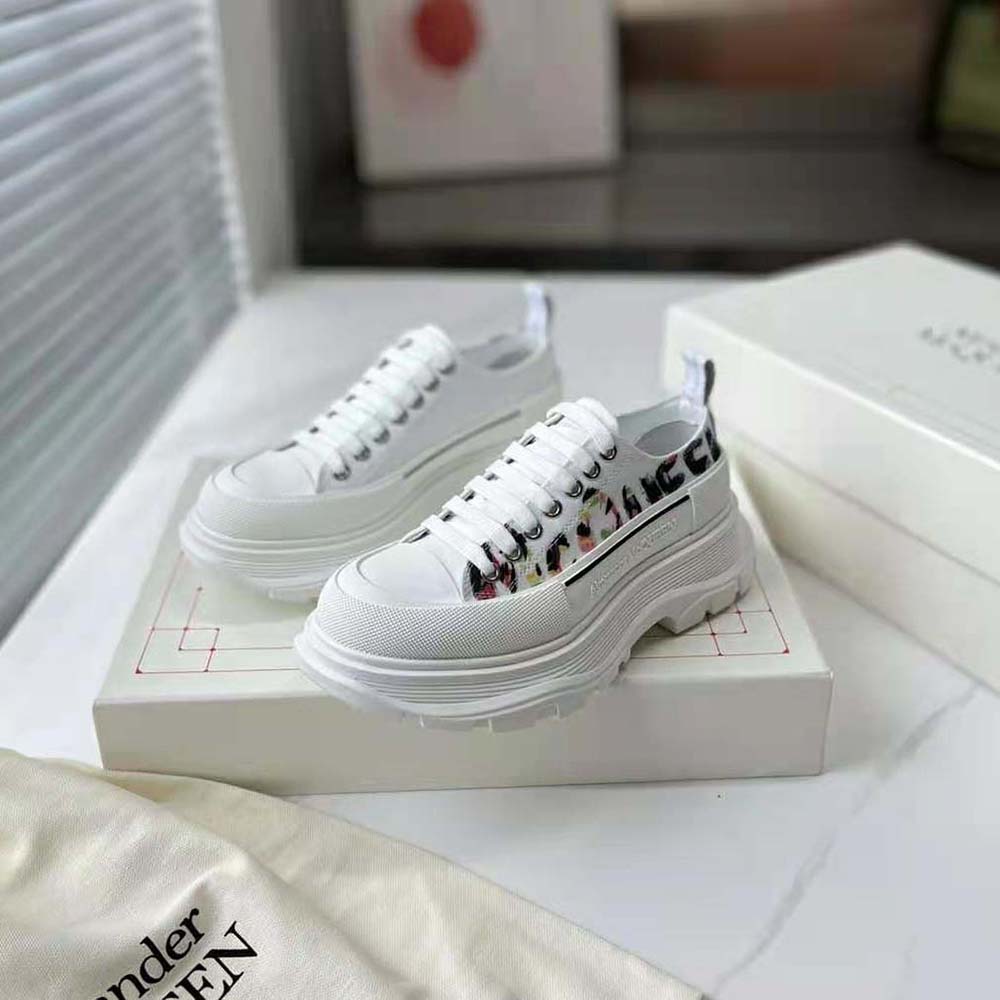 Alexander Mcqueen Unisex Tread Slick Lace-up in White - image 8