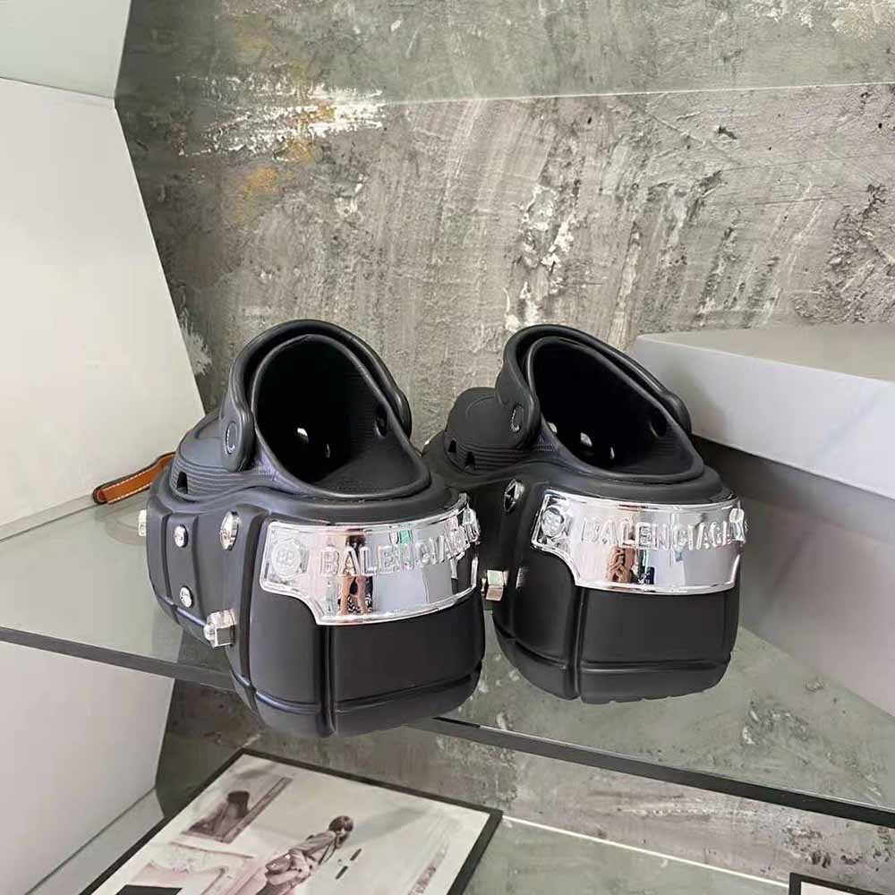 Balenciaga Women HardCrocs Sandal in Black Rubber - image 6