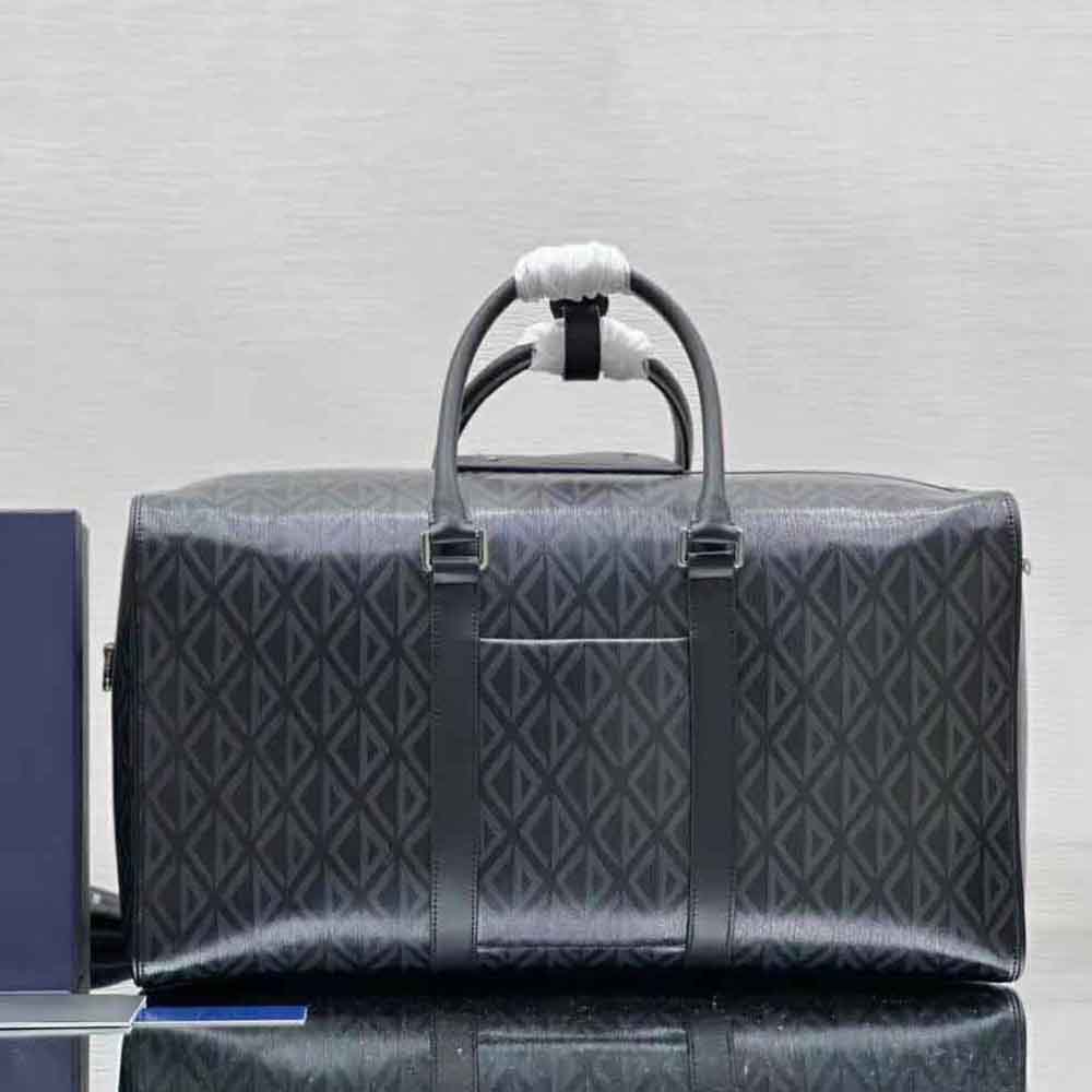 Close-up detail of Dior Men Lingot 50 Duffle Bag silver hardware