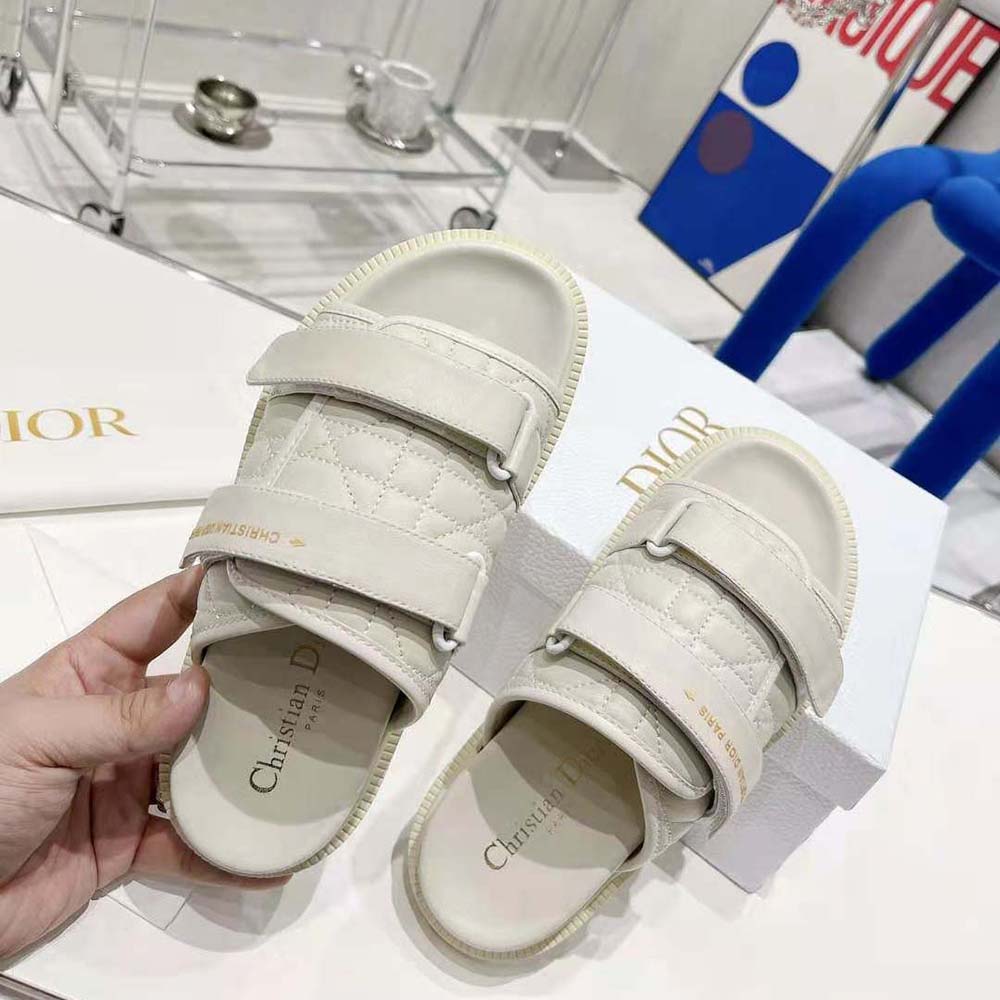Top view showing quilted cannage pattern on Dior Women Dio(r)evolution Slide