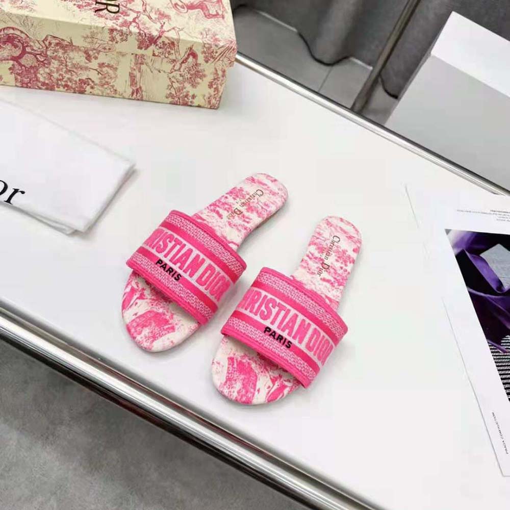 Close-up on Toile De Jouy embroidery of Dior Women Dway Slide Bright Pink